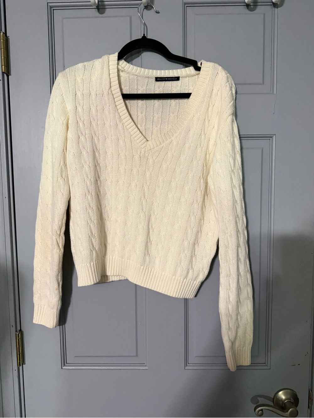 Brandy Melville Cream Cable V-Neck Sweater size estimated